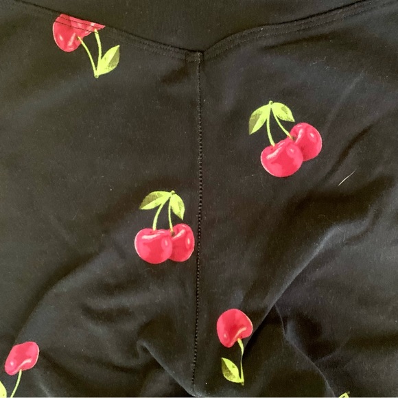 VS Victorias Secret PINK ULTIMATE High Waisted Leggings Pattern Cherry 🍒 - Picture 8 of 8